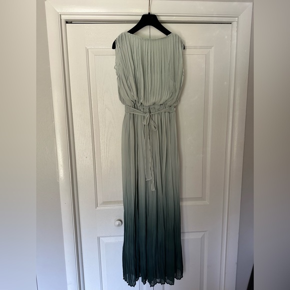 Lauren Conrad Runway Dress 4 - Picture 2 of 9